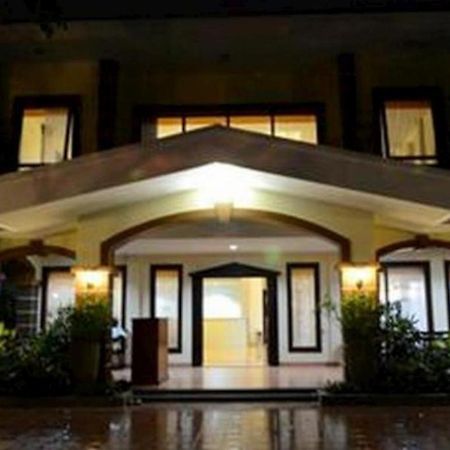 Grand Sumatera Hotel 수라바야 외부 사진